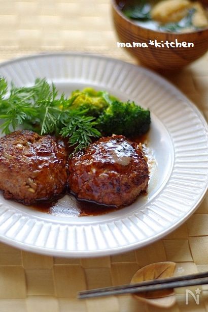 甘辛醤油だれで♪牛ひき肉の蒸しバーグ