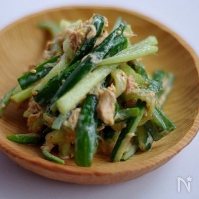 パリパリ塩揉みキュウリの中華風サラダ