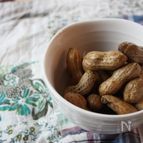 この時期だけの味わい♪「ゆで落花生」
