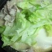 豚肉とレタスの豆乳ごま味噌鍋