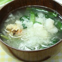 ぷりっぷり海老団子とほうれん草のかぶみぞれ汁