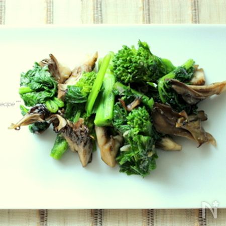 菜の花とまいたけのガーリックソテー By にがはっぱ 平沢あや子 レシピサイト Nadia ナディア プロの料理家のおいしいレシピ