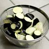 ヘチマと茄子のバルサ味噌炒めの工程1