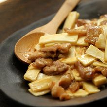 【マコモと豚肉のオイスター味噌炒め】