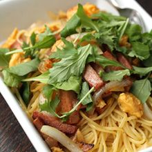 【新タマネギとスパムのチャンプルーパスタ】