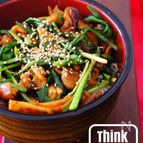 ガッツリかきこむホルモン丼！