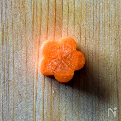 簡単 飾り切り 人参のねじり梅 おせちやお弁当 煮物に By みずか レシピサイト Nadia ナディア プロの料理家のおいしいレシピ