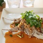 茹で塩ラム肉の香味ラー油だれ