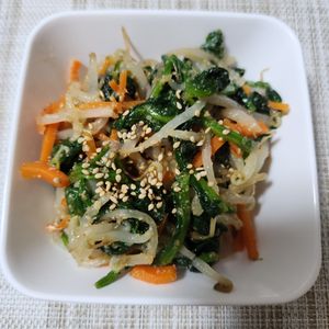 とももの作ってみた!投稿(やみつき【野菜の３色ナムル】レンジで簡単！)