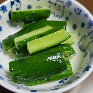 月雪由翔の作ってみた!投稿(きゅうりのスパイシー塩麹漬け【作り置き】)