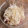 【作業時間3分】レンジでちゃんと旨い「スピード麻婆もやし」の工程1