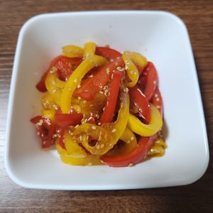 とももの作ってみた!投稿(＊パプリカのきんぴら＊お弁当に◎)