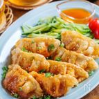 パリパリ感がビールに最高！揚げ餃子ときゅうりのよだれソース