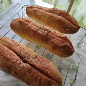 LIAMの作ってみた!投稿(ガーリックフランスと明太フランス。)