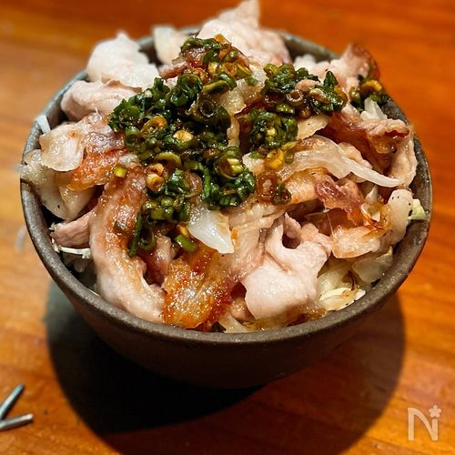 ガッツリ！米が一瞬で無くなる【豚バラの油淋丼】