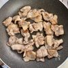 ご飯に合う♪【豚バラとオクラのマヨポン炒め】の工程2