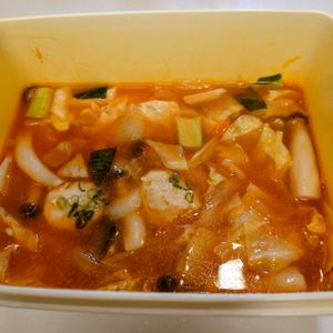 にゃんこさん🐱の作ってみた!投稿(ケチャップで簡単♪鶏団子の具だくさんトマトスープ)