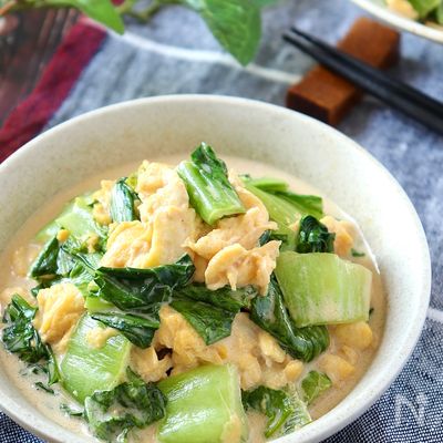 間違いない味♪青梗菜と炒り卵のオイマヨサラダ