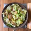 ワンパン10分!【鶏むね肉とキャベツの旨塩炒め】胡麻油香る♩の工程3