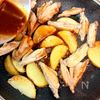 鶏手羽中と新じゃがのニンニクコチュ醤油がらめの工程4