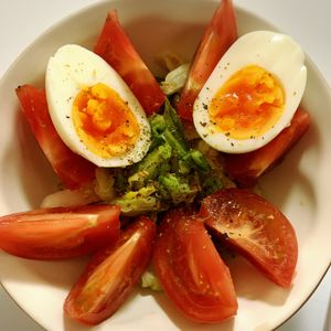 曖昧の作ってみた!投稿(春キャベツとゆで卵の塩だれサラダ)