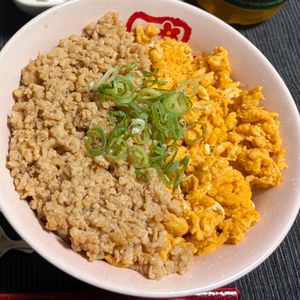 ゆっこの作ってみた!投稿(5分で絶品！【王道の鶏そぼろ丼】簡単・混ぜるだけ♡)