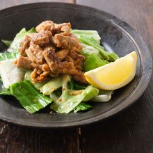 キャベツ塩ともつ味噌炒め