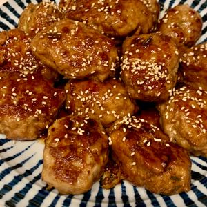 ぐ〜たら子の作ってみた!投稿(つなぎは米粉で！冷めてもふっくら柔らか【鶏つくね照り焼き】)