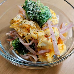 まゆのの作ってみた!投稿(【ブロッコリーと卵とハムのマヨサラダ】シンプルが美味しい♡)