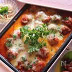 ホットプレートでミートボールのチーズトマト煮込み
