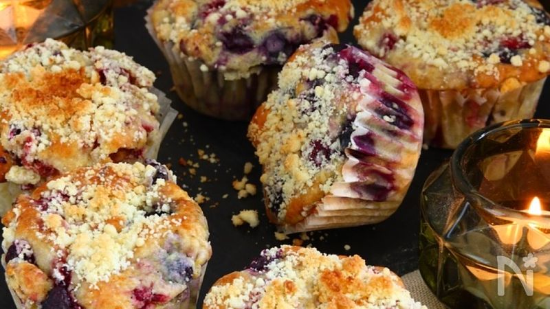 Hmで たっぷりクランブルの ザクザクベリーマフィン By Mayumillion レシピサイト Nadia ナディア プロの料理家のおいしいレシピ