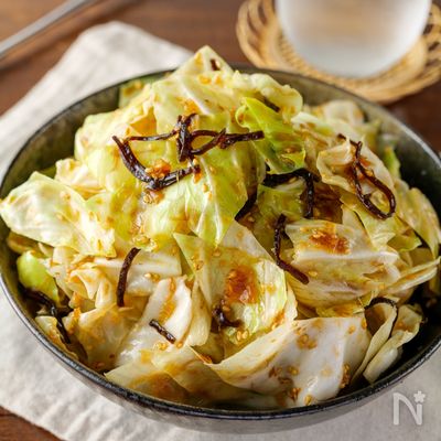 【抱えて完食】本気で旨い！塩こんぶのやみつき無限キャベツ