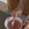 チーズクリームはのせるだけ!【ほんのりピンクの桃ゼリー】の工程1