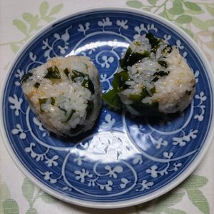 KUMIKOの作ってみた!投稿(沢山の方に大好評おにぎり♪
わかめと鰹節の混ぜおにぎり)