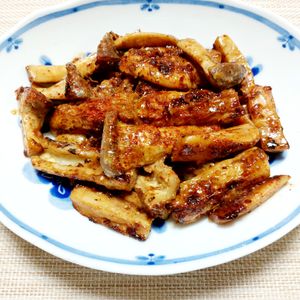 よっこの作ってみた!投稿(ぱぱっとおつまみに♡エリンギとちくわのおかかマヨ醤油)