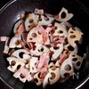 地味にうまい！【れんこんの麺つゆガーリック炒め】の工程3