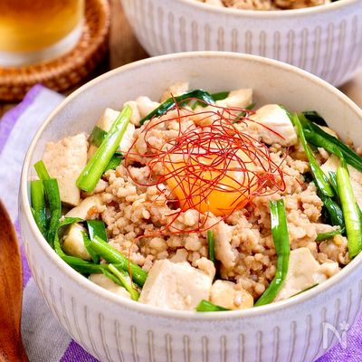 胃袋つかむ！！絶品どんぶり♡『担々風そぼろのニラ豆腐丼』