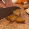 給食でも人気!【鶏と根菜の煮物】の工程1
