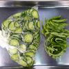 夏の涼しい簡単副菜🎐きゅうりと大葉の塩昆布和え😋🥒の工程1