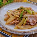 丸ごと食べます！＊うどと豚バラのマヨぽん炒め＊