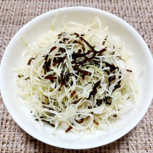よっこの作ってみた!投稿(サラダ塩こんキャベツ)