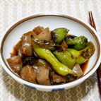 たまに辛いのあり「万願寺唐辛子とこんにゃくのおかか煮」
