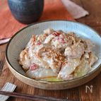 鶏ももと玉ねぎのコク旨梅マヨ和え
