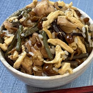 楽ラク手抜キッチン🐶🐾の作ってみた!投稿(炊いたご飯に混ぜるだけ♪褒められる山菜鶏めし🤭💖)