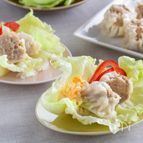 昭和の贅沢焼売のレタス巻き