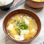 玉ねぎとえのきと豆腐の味噌汁＊野菜のうま味ダシがきいてる～♪