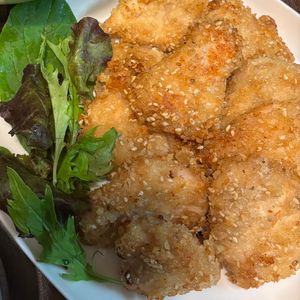 なつの作ってみた!投稿(むね肉のガーリック醤油パン粉焼き（チキンカツ風）)