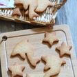 イルカの型抜きクッキー