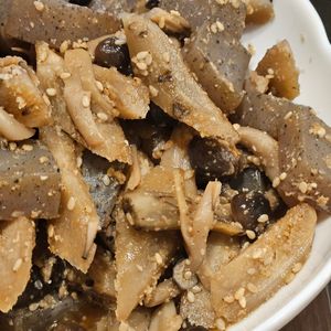 楓ママの作ってみた!投稿(【ごぼうとコンニャクの甘辛胡麻まみれ】味しみPoint！)