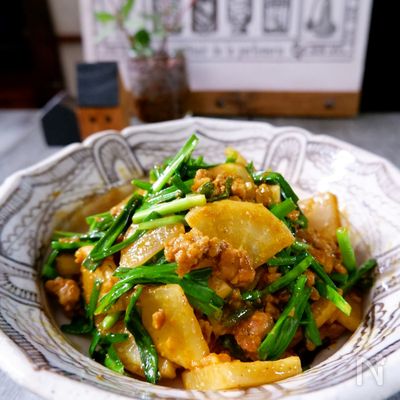 ＼みんな大好きカレー味／薄切り大根のニラひき肉カレー炒め